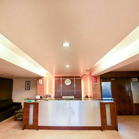 Lucky Hotel Goregaon Mumbai Dış mekan fotoğraf
