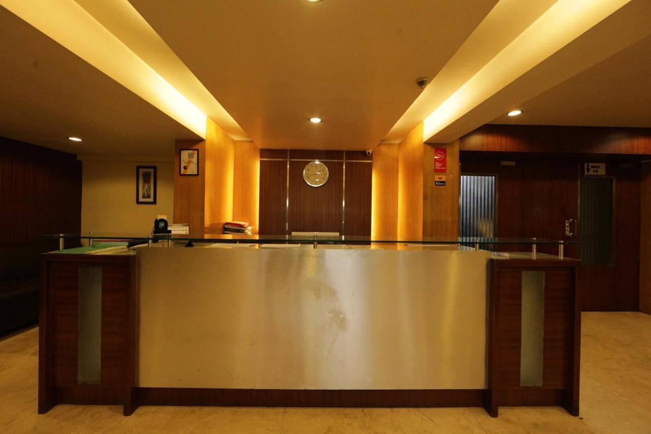 Lucky Hotel Goregaon Mumbai Dış mekan fotoğraf