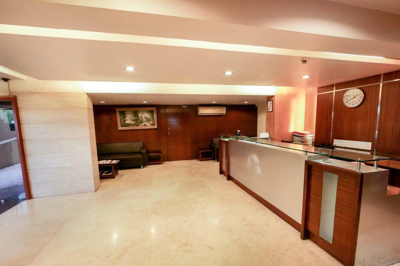 Lucky Hotel Goregaon Mumbai Dış mekan fotoğraf