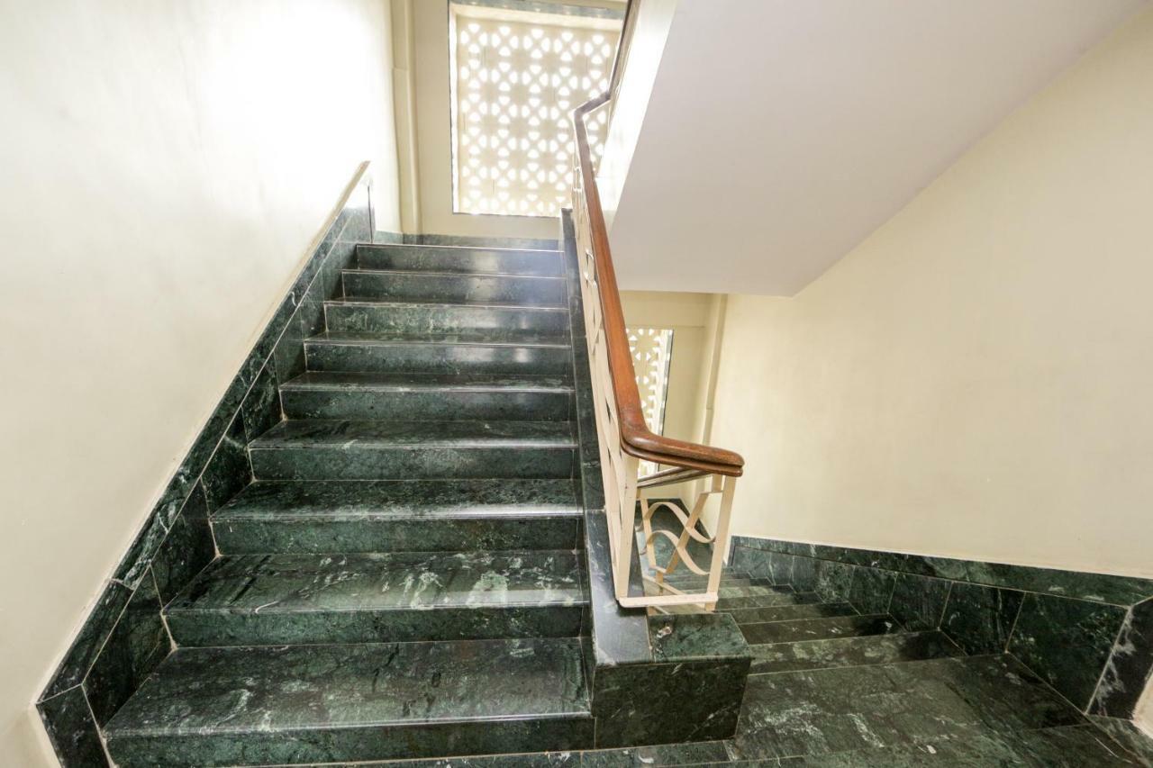 Lucky Hotel Goregaon Mumbai Dış mekan fotoğraf
