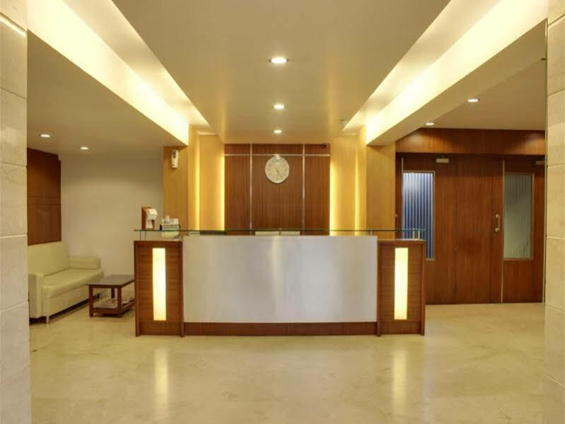 Lucky Hotel Goregaon Mumbai Dış mekan fotoğraf