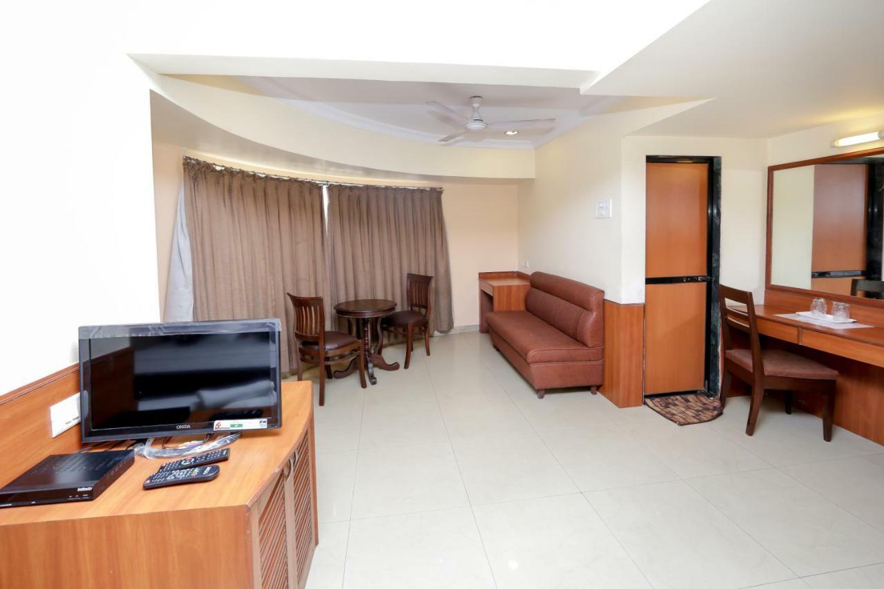 Lucky Hotel Goregaon Mumbai Dış mekan fotoğraf