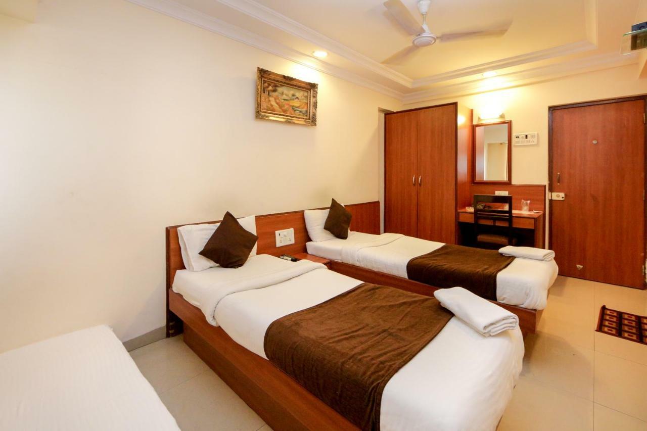 Lucky Hotel Goregaon Mumbai Dış mekan fotoğraf