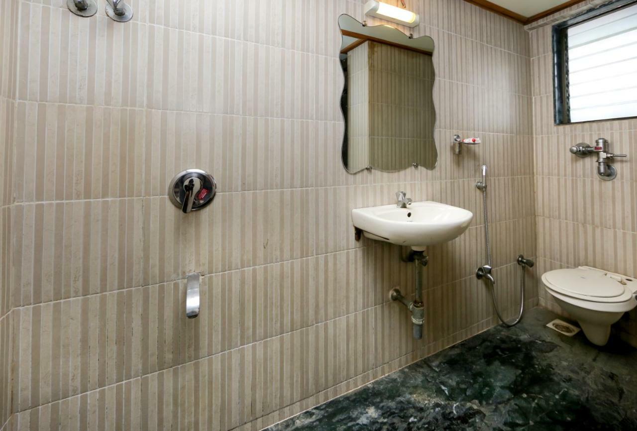Lucky Hotel Goregaon Mumbai Dış mekan fotoğraf