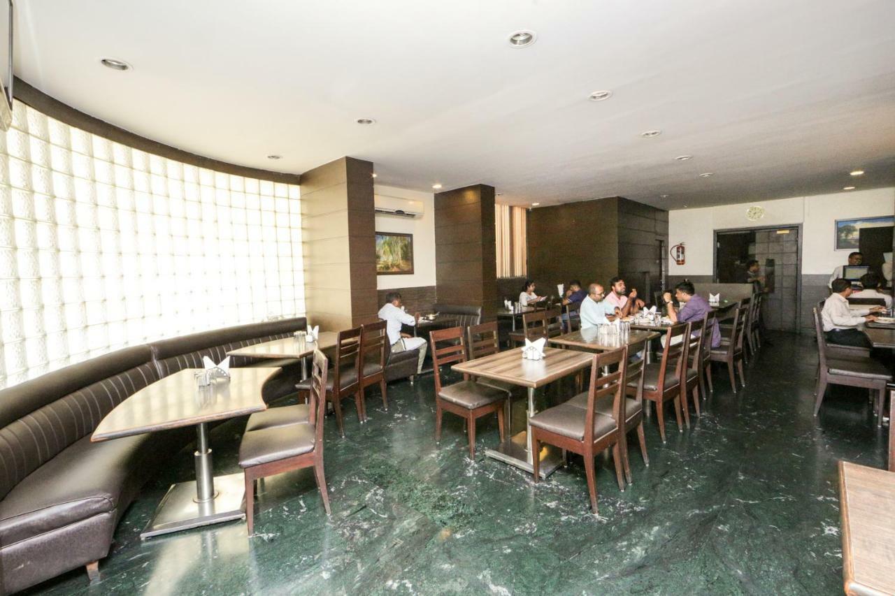 Lucky Hotel Goregaon Mumbai Dış mekan fotoğraf