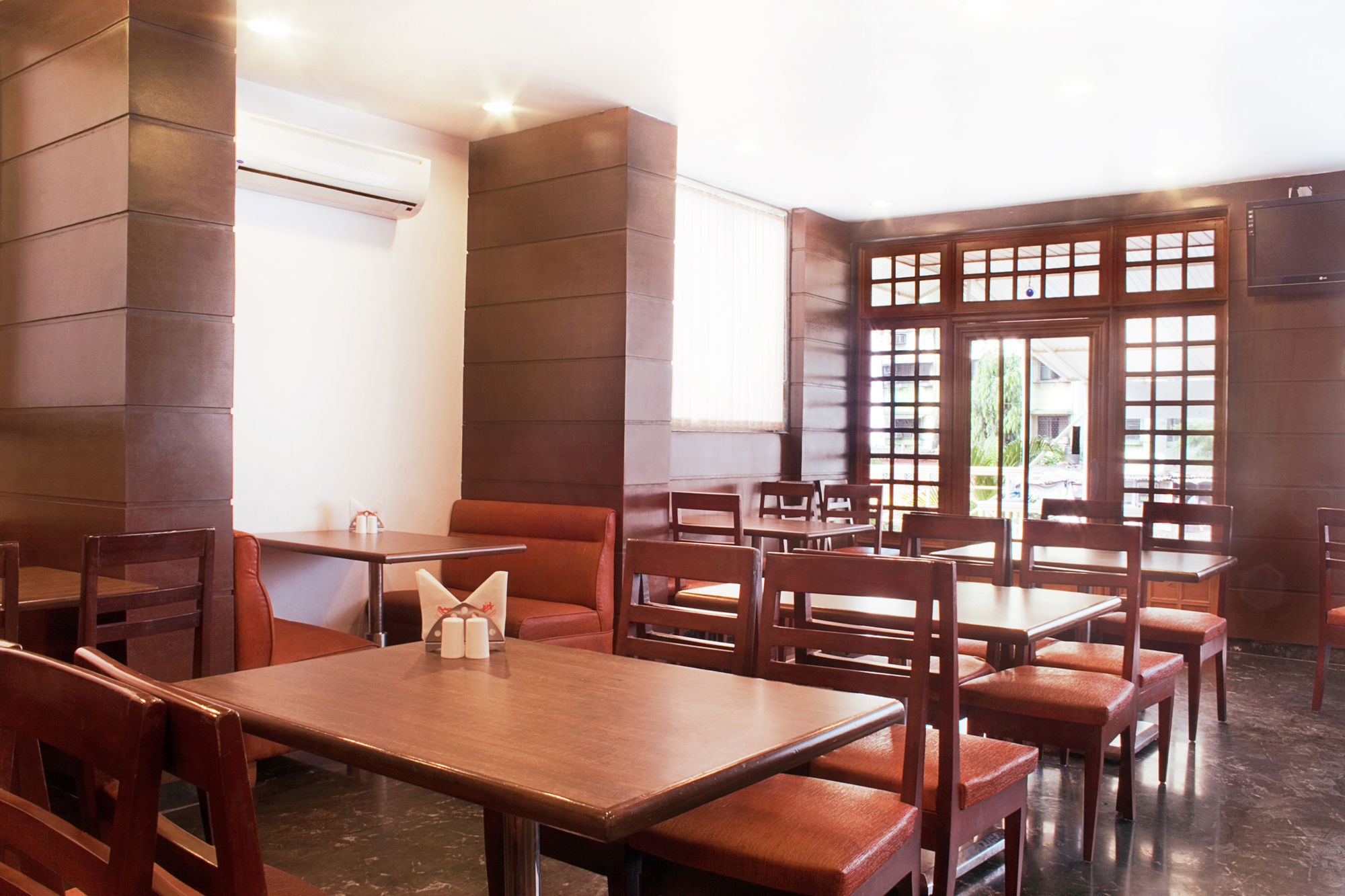 Lucky Hotel Goregaon Mumbai Dış mekan fotoğraf
