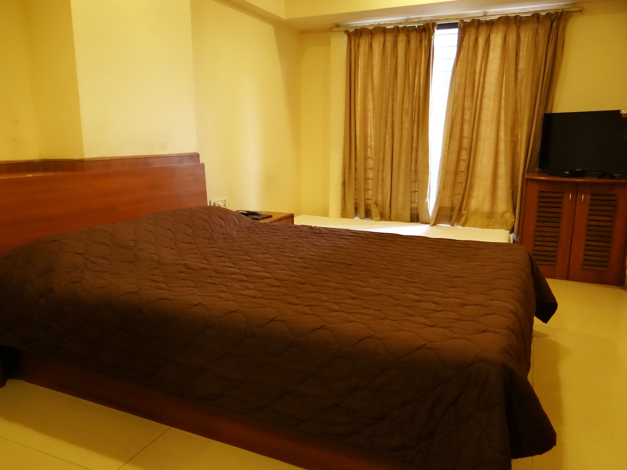 Lucky Hotel Goregaon Mumbai Dış mekan fotoğraf