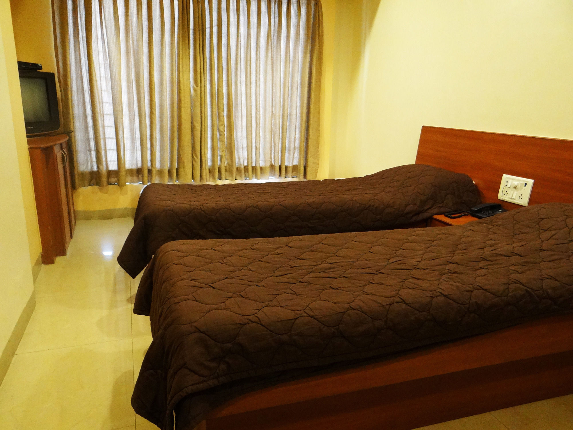 Lucky Hotel Goregaon Mumbai Dış mekan fotoğraf