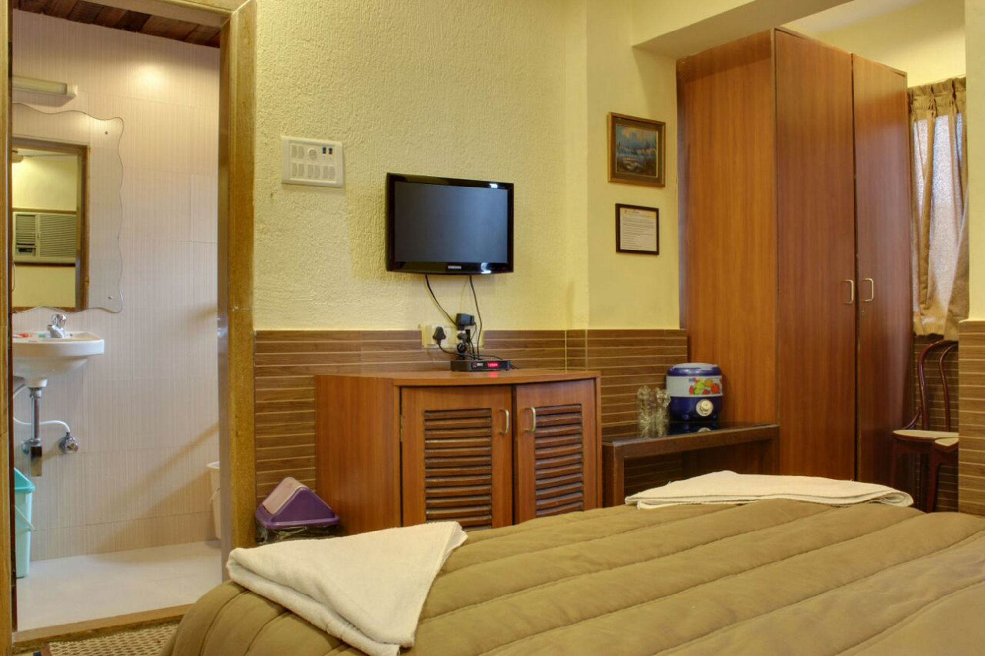 Lucky Hotel Goregaon Mumbai Dış mekan fotoğraf
